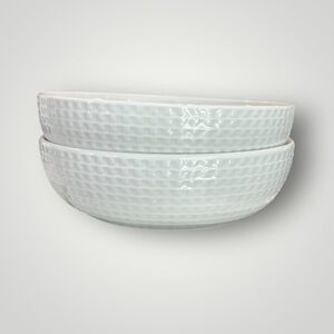 UNITED AIRLINES White Basketweave Medium Bowl 5.5" Set Of 2, Used Good Condition
